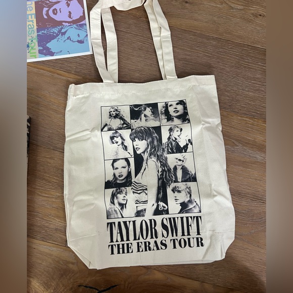 Taylor Swift VIP Box - Picture 7 of 8